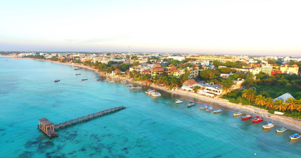 El Taj Oceanfront & Beachside Condo Hotel